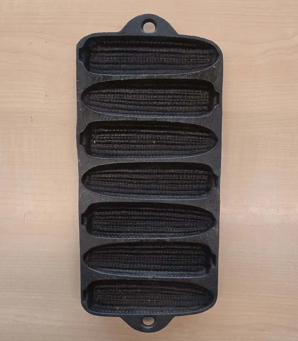 Vintage Cast Iron 7-Slot Cornstick Cornbread Mold Pan Made in USA